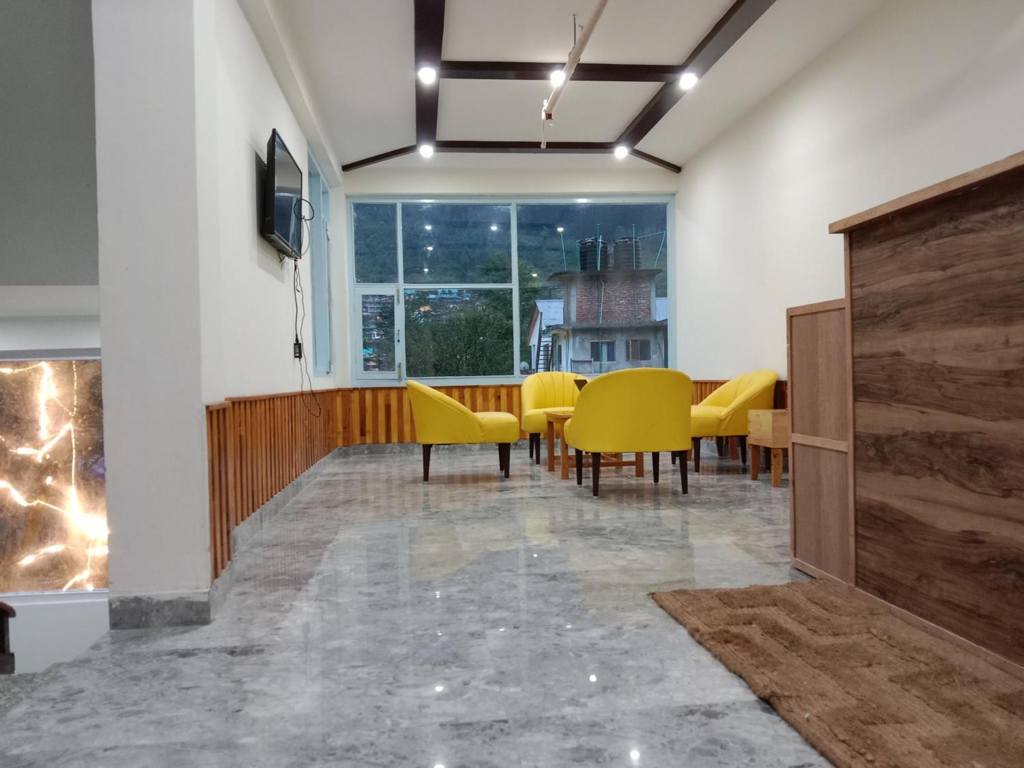 Hotel Apple Flower Manāli Kültér fotó