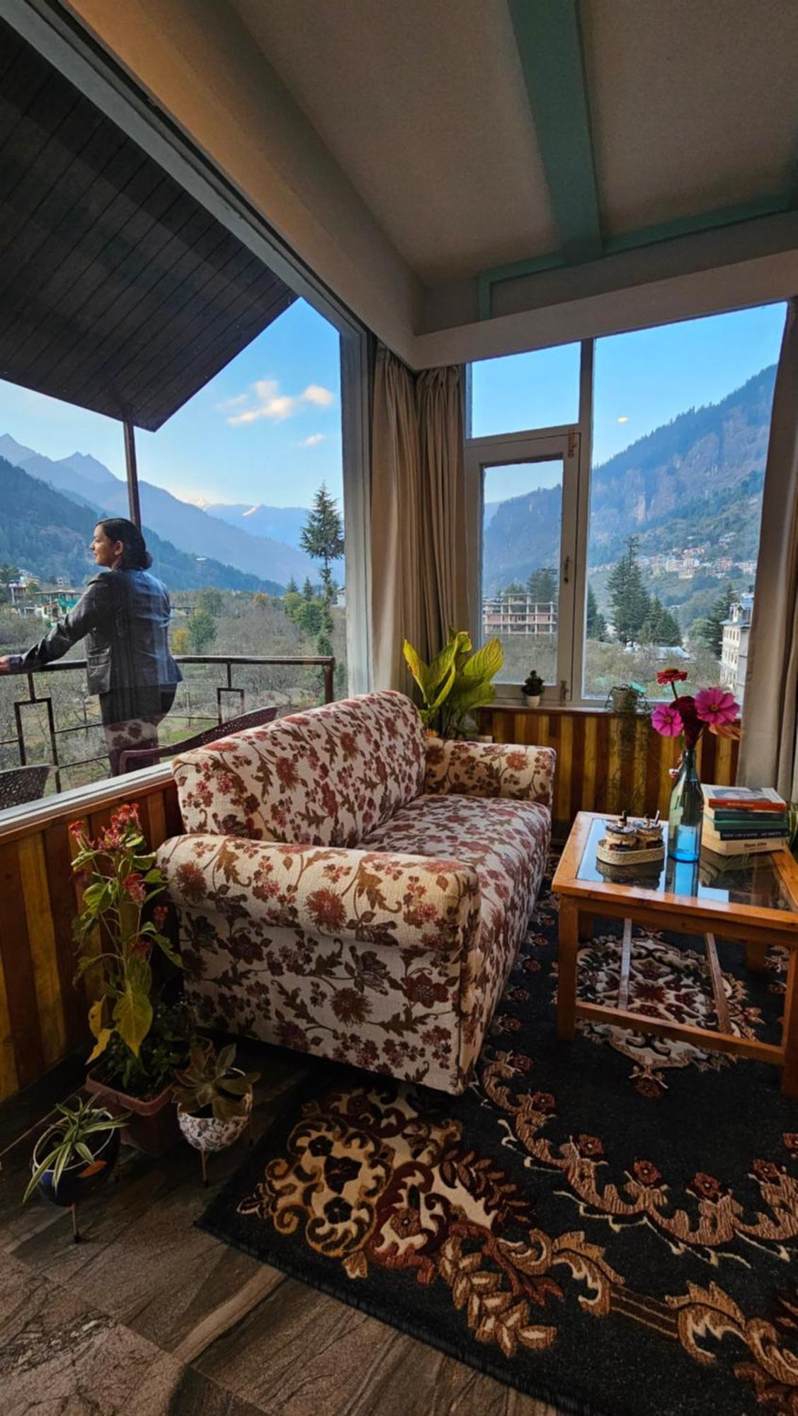 Hotel Apple Flower Manāli Kültér fotó