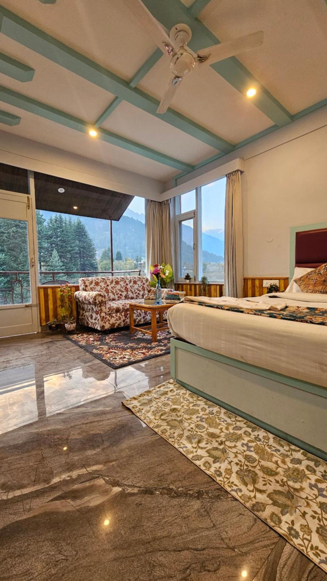 Hotel Apple Flower Manāli Kültér fotó