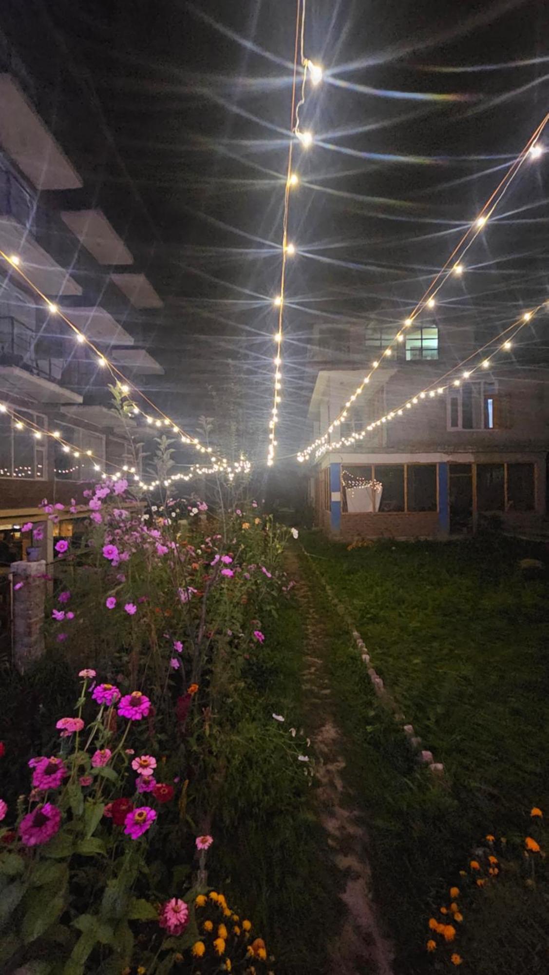Hotel Apple Flower Manāli Kültér fotó